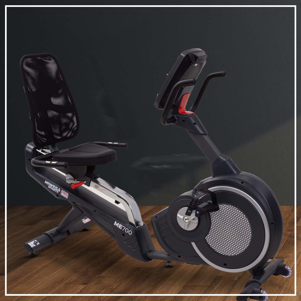 Leiser Riemenantrieb am Liegeheimtrainer Miweba Sports Liegeergometer ME700